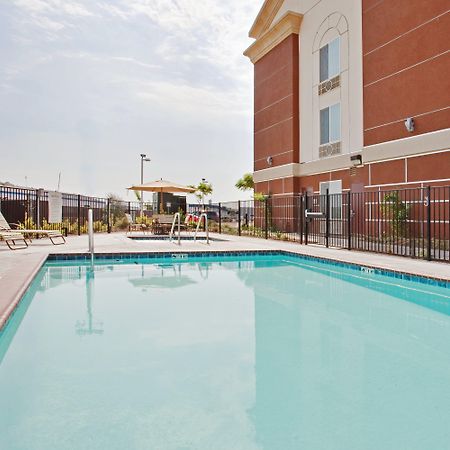 Holiday Inn Express & Suites Dinuba West By Ihg Exterior photo