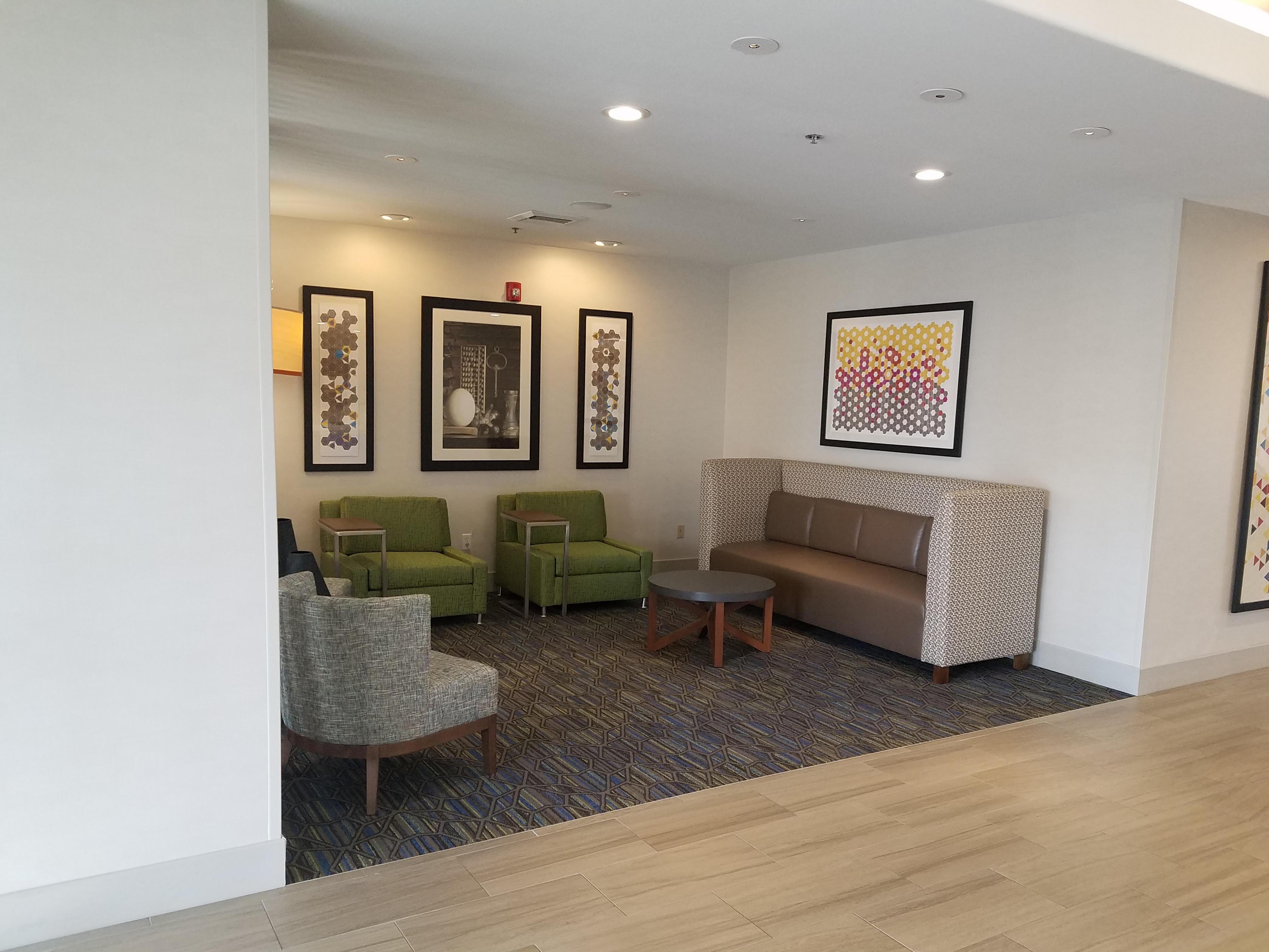 Holiday Inn Express & Suites Dinuba West By Ihg Exterior photo