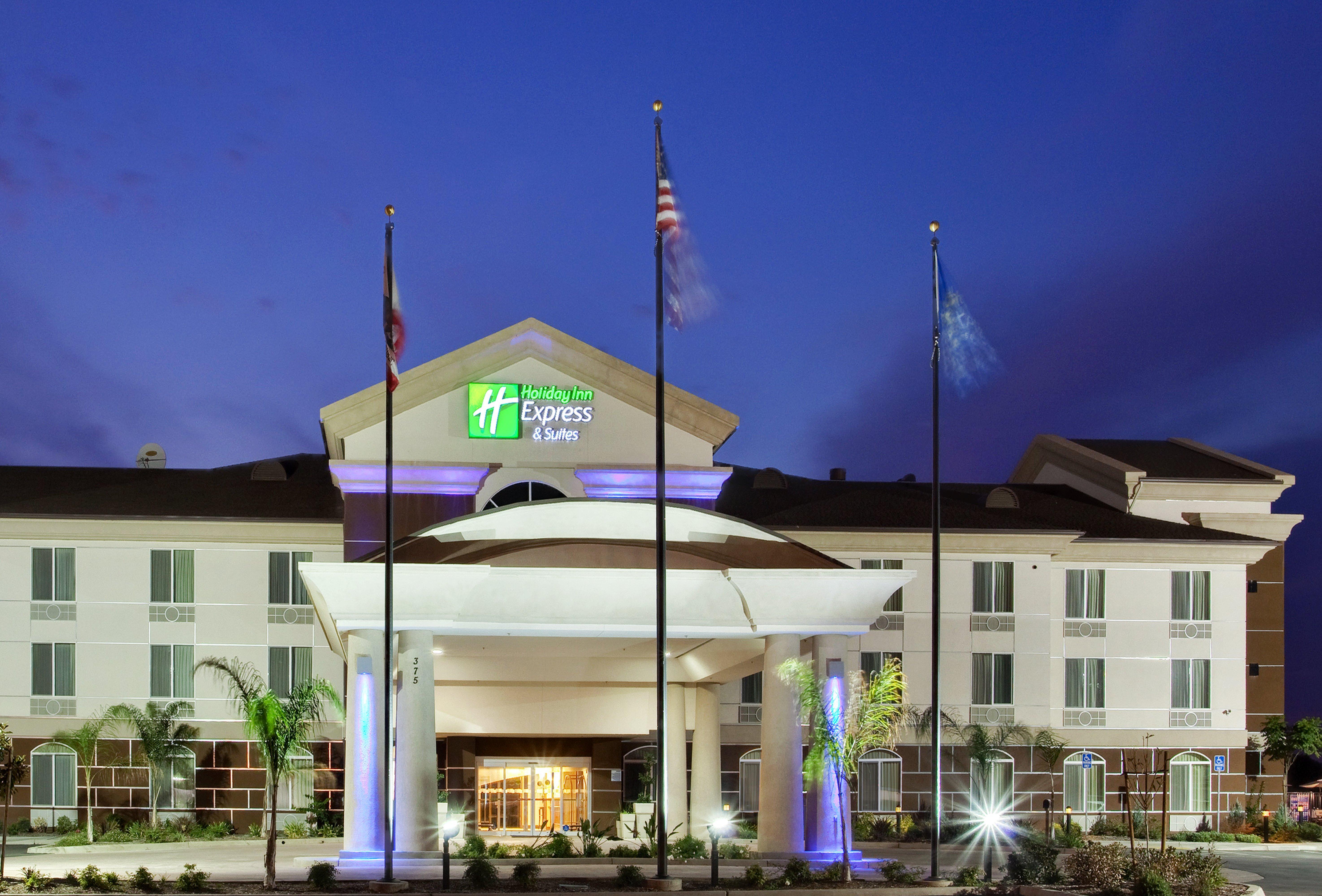 Holiday Inn Express & Suites Dinuba West By Ihg Exterior photo