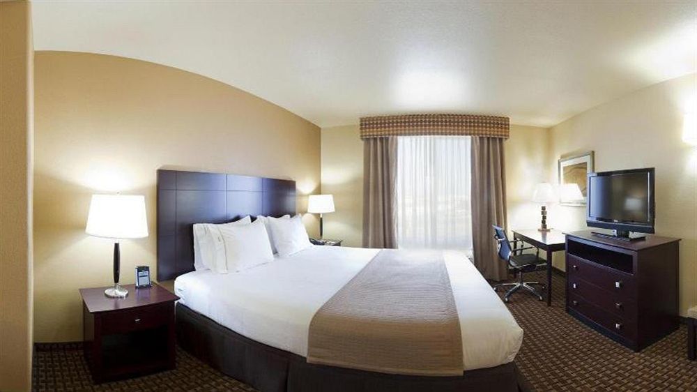 Holiday Inn Express & Suites Dinuba West By Ihg Exterior photo